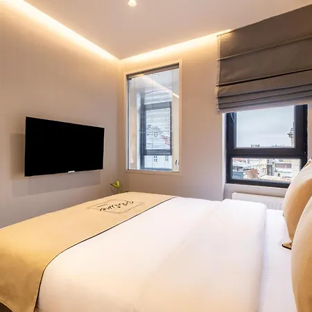 The Platine Otel